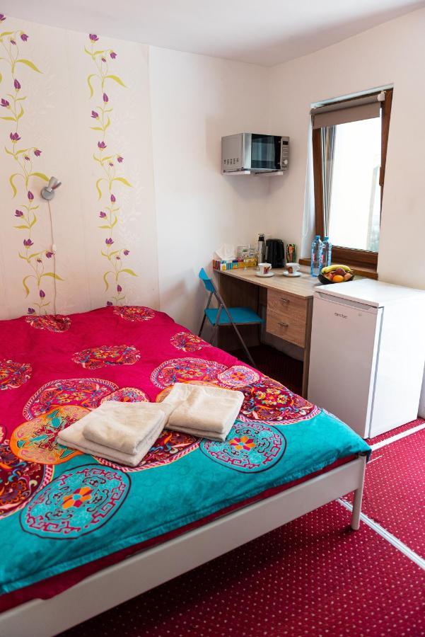 Center Walking Apartment And Room Bukarest Exterior foto